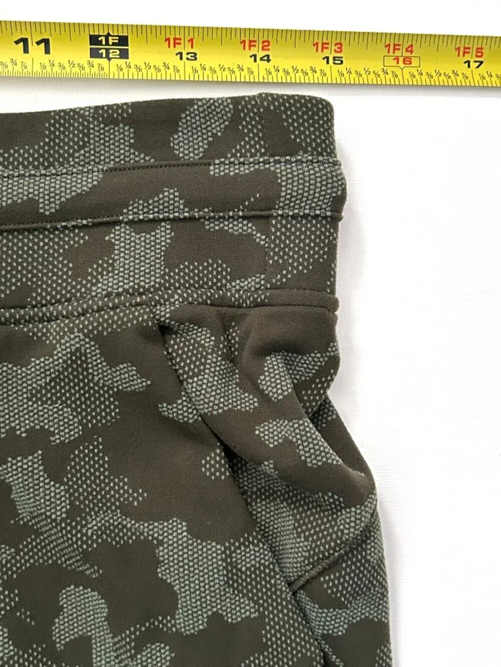 Lululemon Camo Joggers Ready To Rulu Athleisure Lounge Size 8